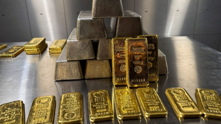 伦敦金交易中常见心理误区解析：避免非理性操作的方法